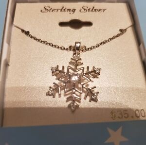 New In box snowflake necklace 925 Silver